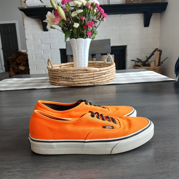 Vans Kids Orange Sneakers Excellent Comdirion Mens 7.5 Womans 9.5 - Picture 1 of 8